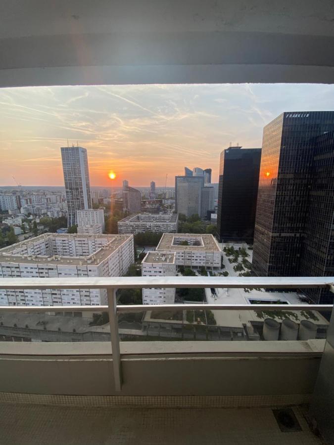 La Defense The View *